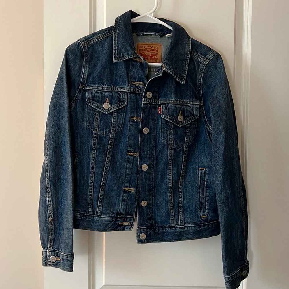Levi’s dark wash trucker jacket